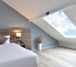DeluxeDouible Bed Room Under Roof Top